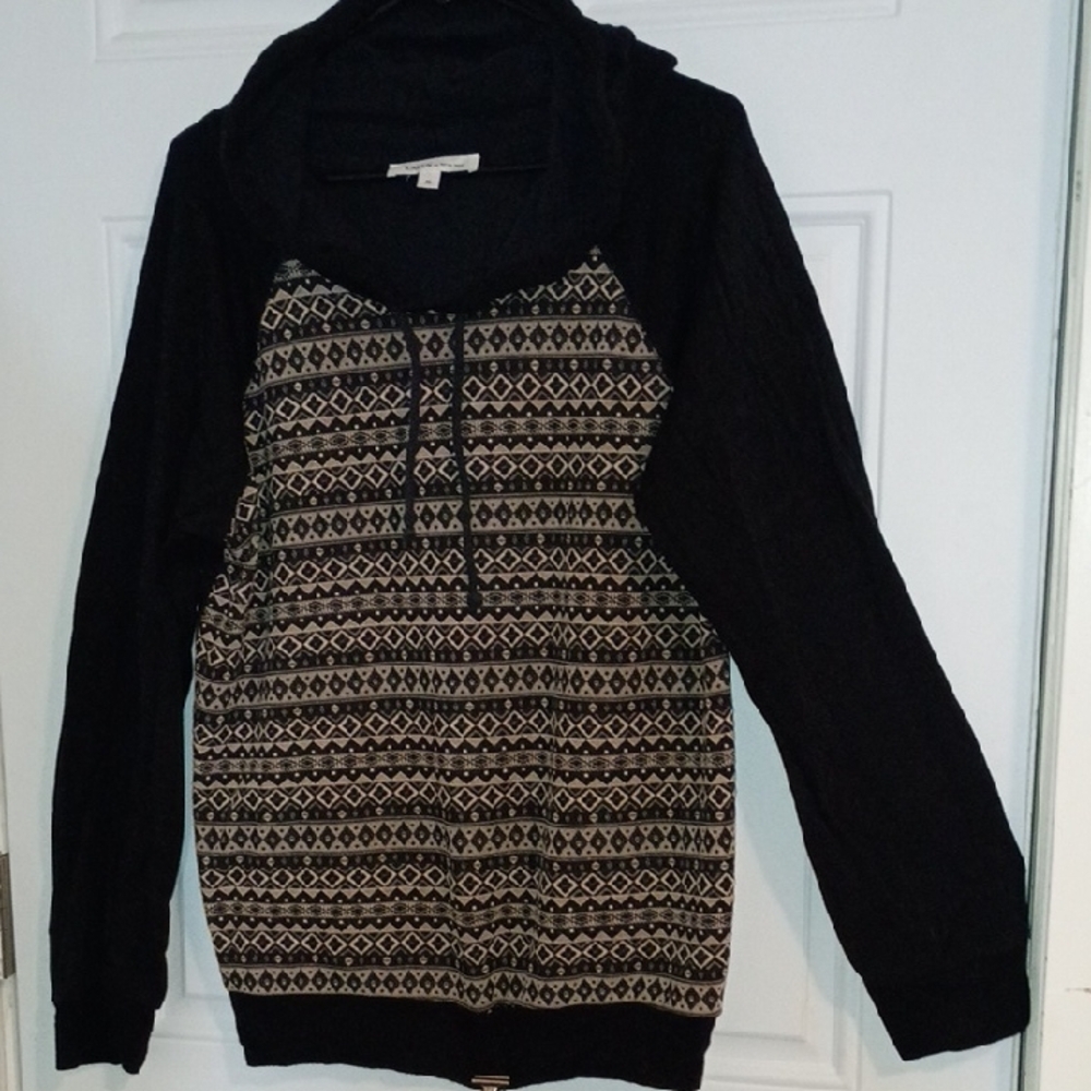 Karen Kane Black and Cream Geometric Sweater